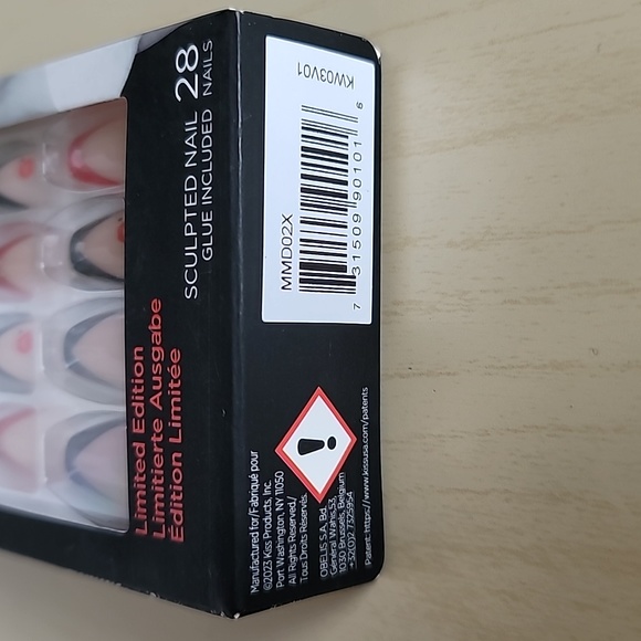 KISS x Marilyn Monroe Glue On Nails Red French Black New 💋 - Picture 3 of 4